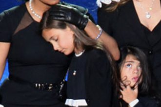 Syn Michaela Jacksona oznamil zasnuby a neznama kraska