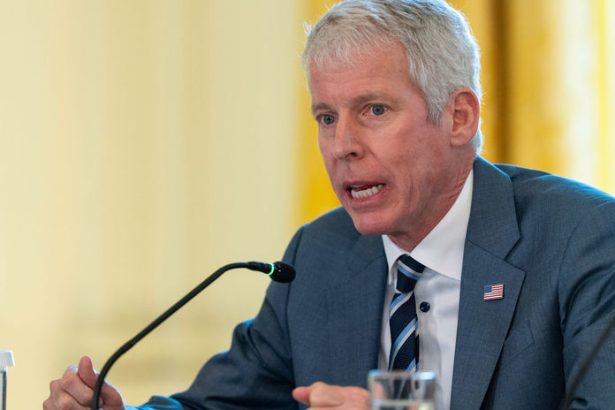 Tlak na Slovensko a Madarsko Musia ukoncit nakupy ruskych energii