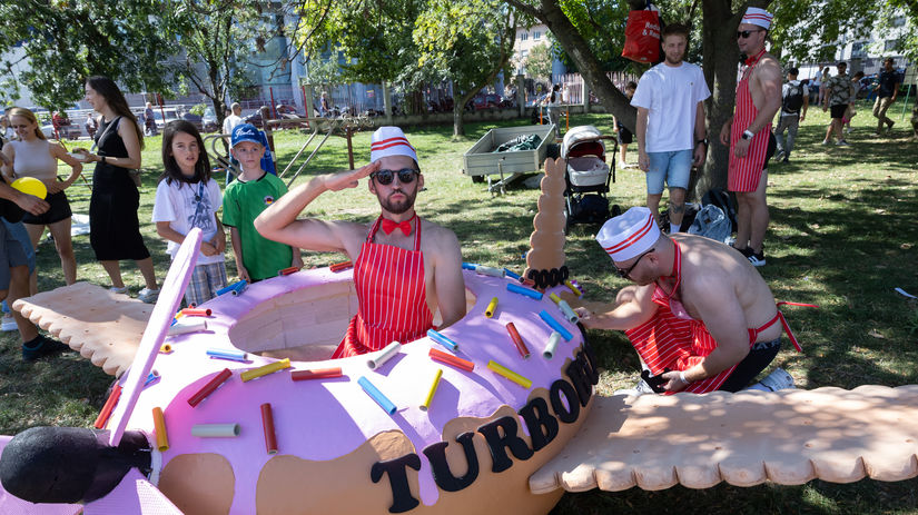 V Bratislave lietali blaznive stroje inzinieri s fantaziou premenili Kuchajdu na letecky cirkus