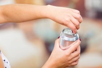 Vedci varuju pred rizikom Zlozka v napojoch zmensuje mozog