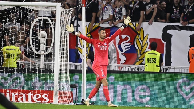 Zakrok v Lyone a la Hasek Zvladnut ego je narocne