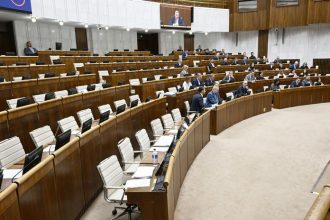 Danko Opozicni poslanci nechodia do prace a cakaju na nas