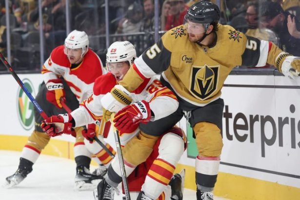 Honzek ziskal prvy bod v NHL nabijal na gol Nemec si velmi nezahral