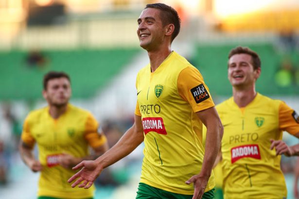 Kosiciam sa nedari bez Skuhraveho Zilina debakl Michalovce predlzili vitaznu seriu za tri minuty