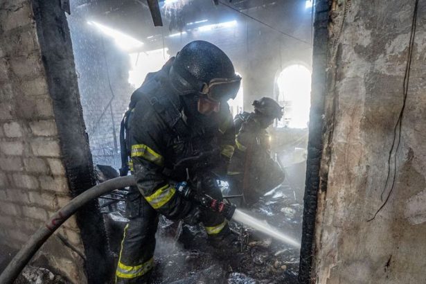 ONLINE Rusko opat poslalo drony na Kyjev je to odveta za Storm Shadow Trump odmietol ze povolil utoky hlboko v Rusku