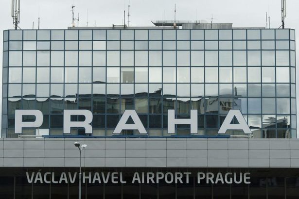 Poplach v Prahe Policia dostala anonymne hlasenie o dronoch