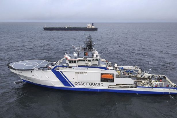 Pri polskom strategickom plynovode sa objavila ruska lod Pohranicna straz zasiahla