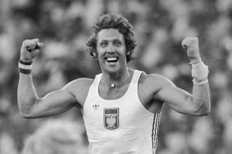 Trhnite si Polsky rebel sokoval gestom v Luznikach