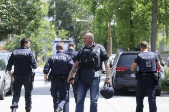 Ucitelku vydierali okradali a znasilnovali