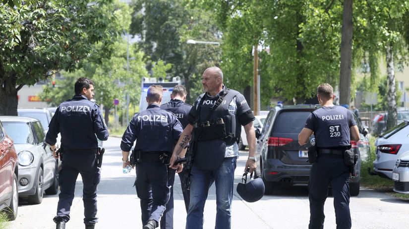 Ucitelku vydierali okradali a znasilnovali