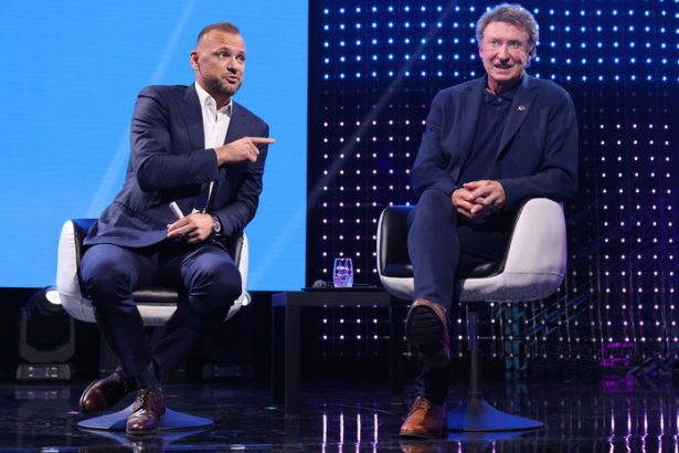 Uzasny pribeh hrdych Slovakov Legendarny Gretzky o bratoch Stastnych Sovietoch a Oveckinovi