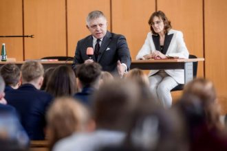 Fico sa vratil do Popradu jeho podporu prekricali demonstranti