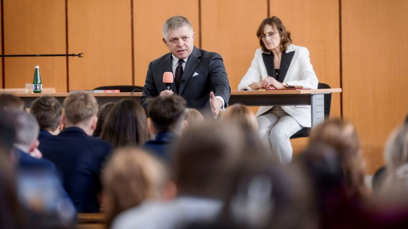 Fico sa vratil do Popradu jeho podporu prekricali demonstranti