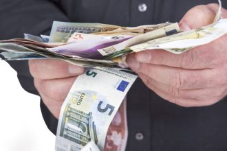 Financna sprava trha rekordy vo vybere dani