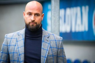 Kmotrikovci pod stropom bohati Americania cakaju