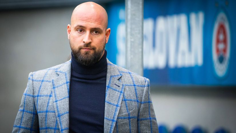 Kmotrikovci pod stropom bohati Americania cakaju