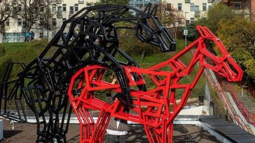 Kontroverzia v centre hlavneho mesta Na streche socha dvoch koni Happy End