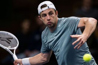 Maju v zuboch tenisovu hviezdu Minister ziada narodnu jednotku aby nehrala v Rusku