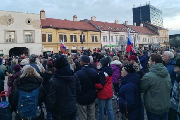 Na protest proti progresivizmu prisli stovky ludi do Kosic