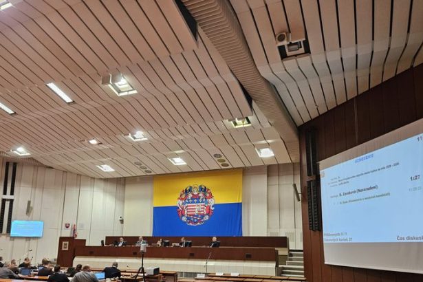 Nezvycajna zhoda Vsetci poslanci hlasovali za kosicky rozpocet
