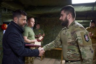 PAD POKROVSKA JE OTAZKOU DNI PISE LE MONDE ODREZANIE LOGISTIKY ZMENILO SITUACIU