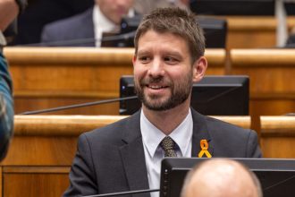 Simecka PS nikdy nenavrhovalo rusit Benesove dekrety Fico klame