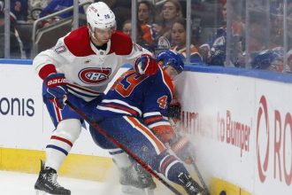 Slafkovsky dominuje medzi braniacimi utocnikmi NHL