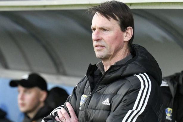 Straka bol v Prahe Sapara v Ruzomberku Sefa FC Kosice dorazila absencia kompetentnych