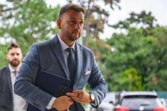 Sutaj Estok ma exekutora po prehratom sude