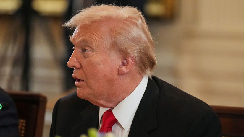 Trump ohlasoval znizenie cien liekov zastupca omdlel