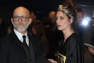 Znamy cesky herec sa objavil po boku exmanzelky