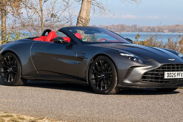 Aston Martin Vantage Roadster Zvuk ako podpis trakcia ako argument
