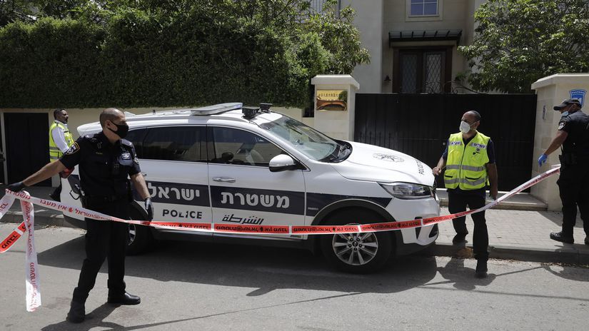 Brutalny utok v Izraeli Palestincan vrazil autom do davu a pobodal mladu zenu