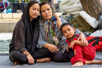 Cesta z tmy k prvym Vianociam Pribeh o obetovanom synovi a najdenej slobode