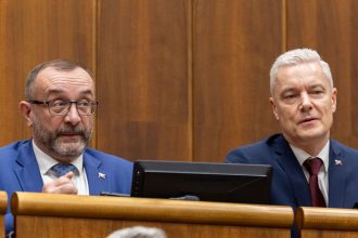 Hlas hrozi rekonstrukciou vlady Puci odkazuje ministrom