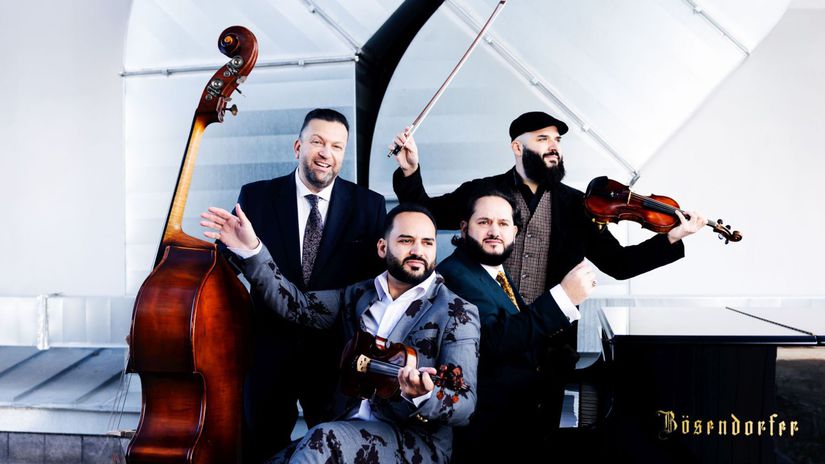 Janoska Ensemble s pomocou AI ozivuje Oscara Petersona