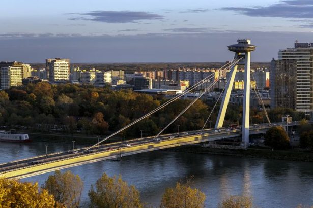 Kriza byvania suzuje Europu Developeri odkladaju projekty
