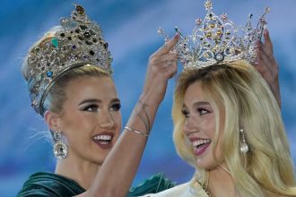 Najkrajsia Ceska oslavila Vianoce v bikinach