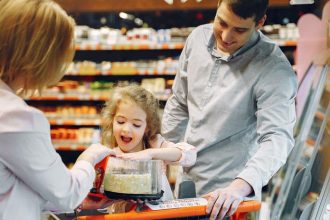 Nakupite aj na Novy rok ale nie vsade Kedy budu obchody otvorene pocas Silvestra a Noveho roka Pozrite si prehlad otvaracich hodin