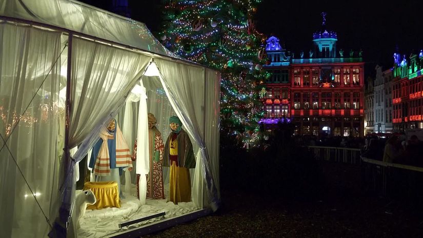 Netradicny bruselsky betlehem bez tvari vyvolal kontroverzie Jeziskovi stali hlavu