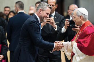 Pellegrini vo Vatikane s mamou a tromi darmi