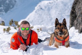 Pes ktory vystopoval mnohych zivych Neuveritelne pribehy Hectora ktory pred medvedom zachranil aj zachranara