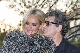 Po dvoch rozvodoch opat mieri k oltaru