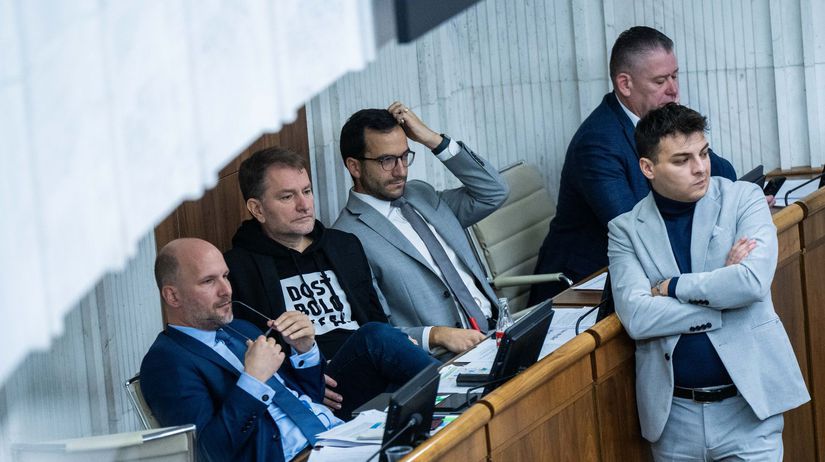 Poslanci komentuju nocne dianie v parlamente Dychove skusky na alkohol su nedostojne za porusenie rokovacieho poriadku treba pokuty