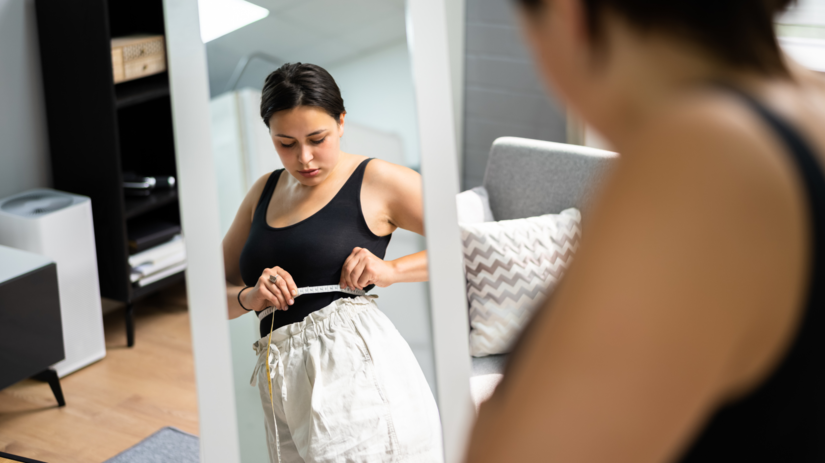 Pri chudnuti sa nemeni len telo