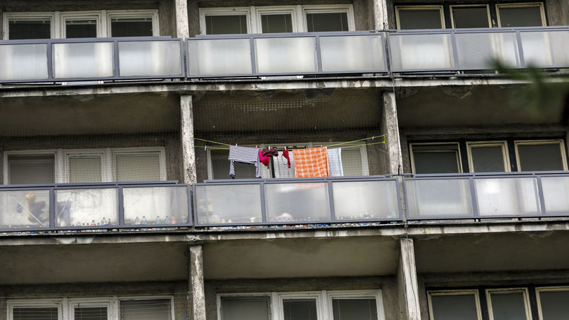 Skandal na internatoch Vratnici spehovali studentky cez kameru