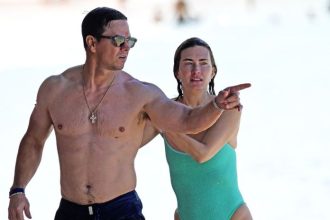 Suboj titanov na Barbadose Schreiber vs Wahlberg