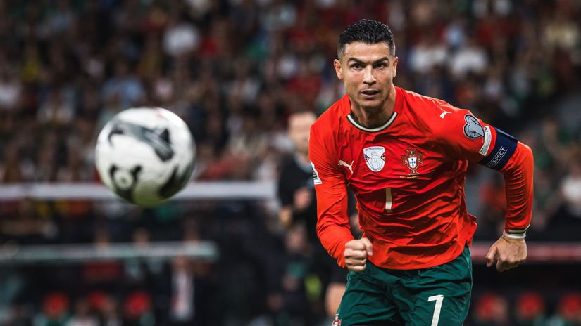 Tento chlap ma 40 rokov Svet sokuje Ronaldova fotka zareagoval aj Elon Musk