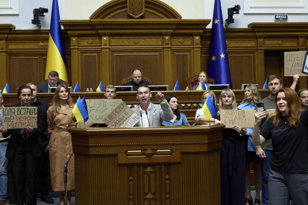 Ukrajinskej korupcnej chobotnici pomahali aj poslanci