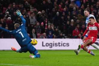 Unikol cez stred a obrancom ukazal chrbat Kanonier Strelec prispel k vitazstvu Middlesbrough